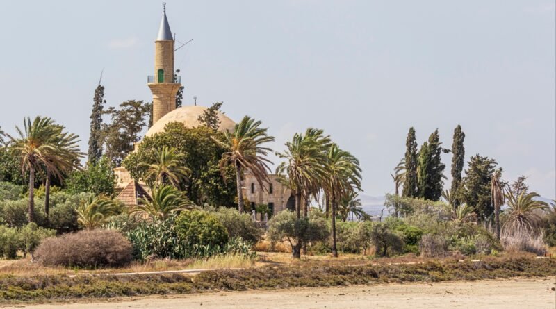 Hak Yolunda Manevi Bir Seyr : Tarikatlar Hak Yolunda Manevi Bir Seyr : Tarikatlar